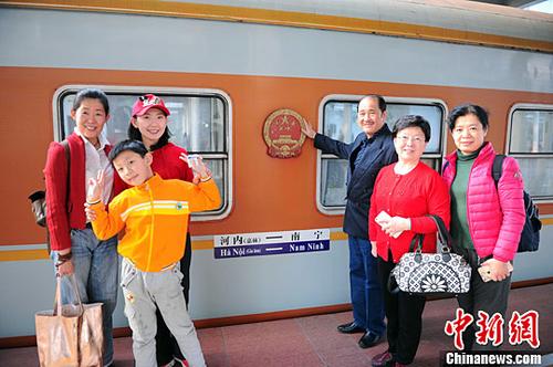 DЇοڒЇյ܇ǰӰ<a target='_blank'  _fcksavedurl='http://www.chinanews.com/'><p class=